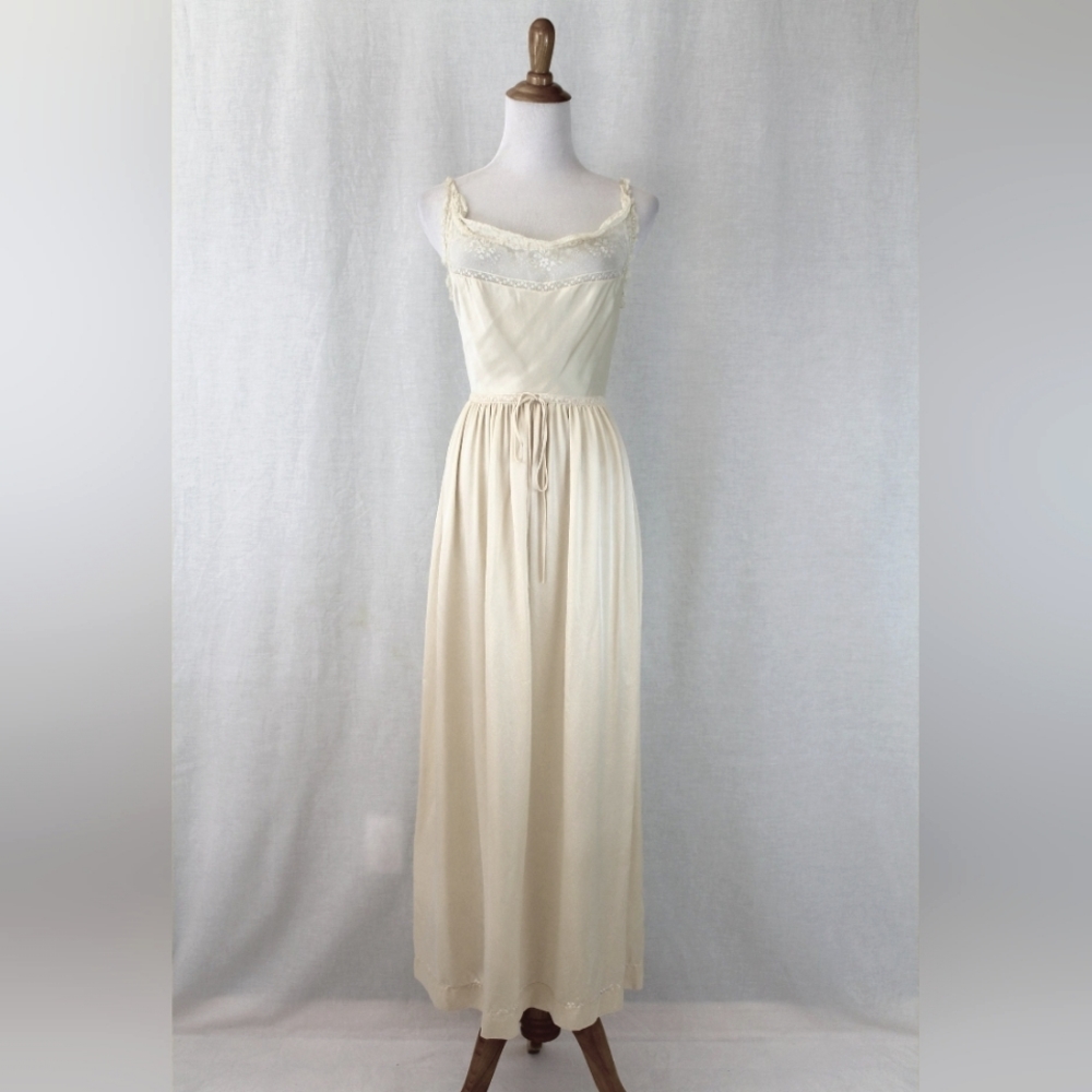 Sylvia Pedlar Iris Lingerie co. 1920s Silk Charmeuse and French Lace Nightgown - Picture 1 of 14